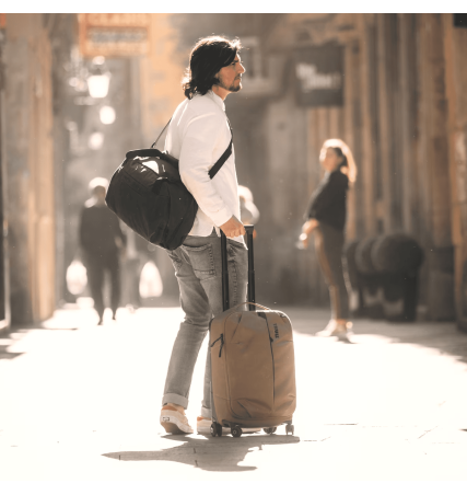 Thule Aion Carry On Spinner 35L